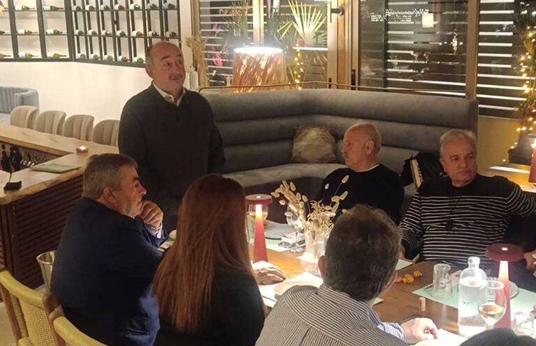Δείπνο Σακκά με τρικαλινούς δημοσιογράφους – Στήριξη στους 25 Δήμους