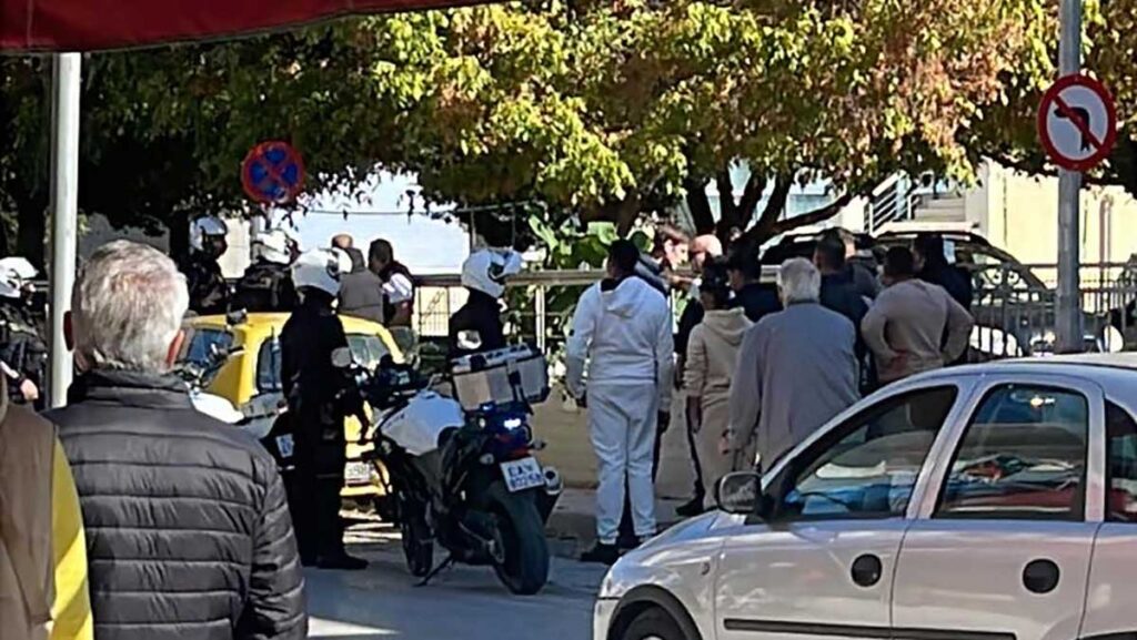 Συμπλοκή στα Δικαστήρια Τρικάλων – Επέμβαση της ΔΙΑΣ, «θεατές» το διασκέδαζαν