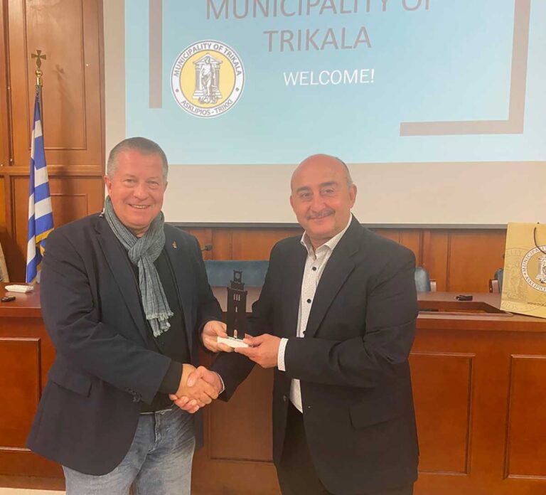 Αντιπροσωπεία από το Βερολίνο στο Δημαρχείο Τρικάλων για πολιτιστική συνεργασία