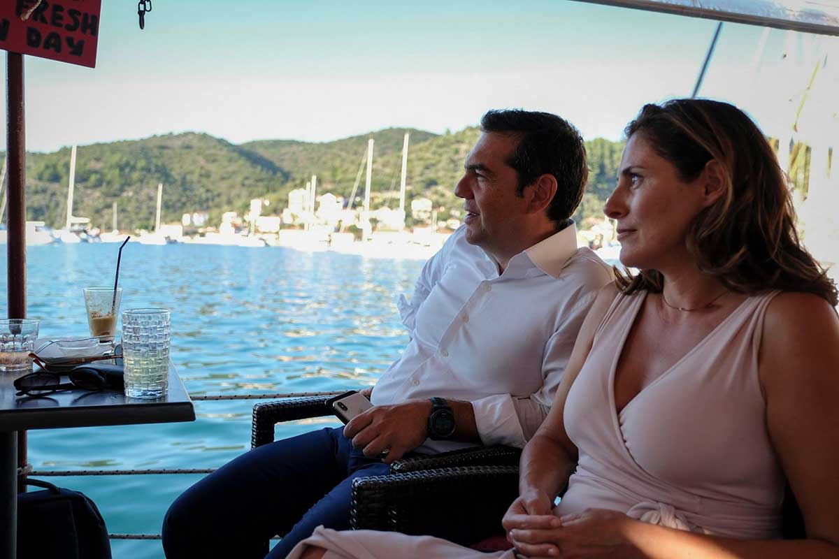Τσίπρας και «Ιθάκη»: επιστροφή με τίτλο θριάμβου μετά την ήττα