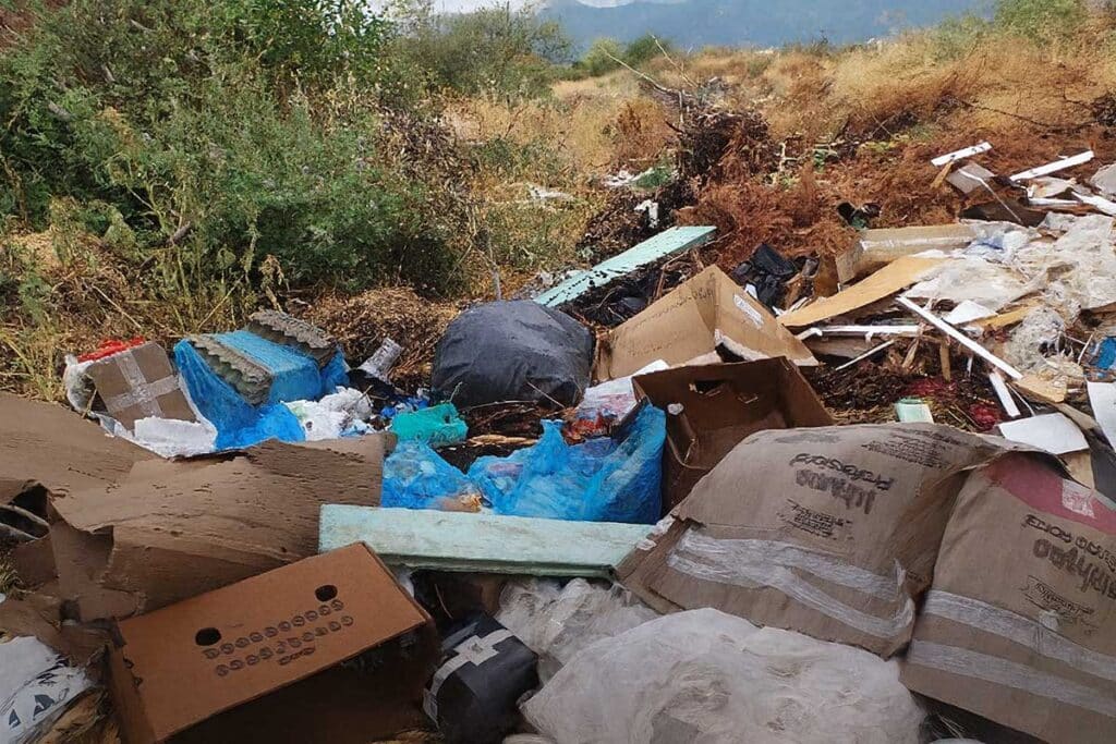 Σκουπιδότοπος το Παλαιομονάστηρο – Υπόλογος ο Δήμαρχος Πύλης για την αδιαφορία του