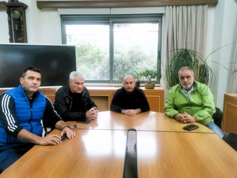 Συνάντηση Δημάρχου Τρικκαίων Νίκου Σακκά με εκπροσώπους Ζηλευτής και Παλαιοπύργου για τον νέο ΦοΔΣΑ Τρίκαλα