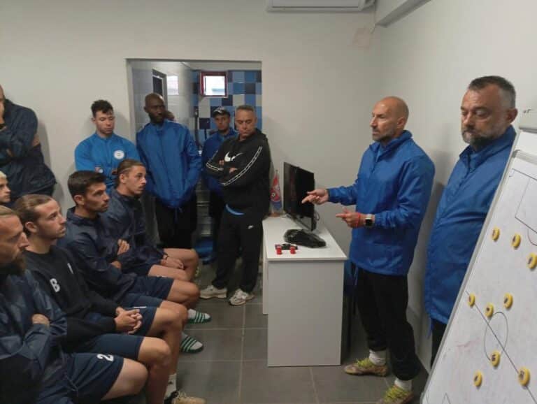 Κώστας Νεμπεγλέρας και Κώστας Ταξιάρχης στην πρώτη προπόνηση του ΑΟ Τρίκαλα