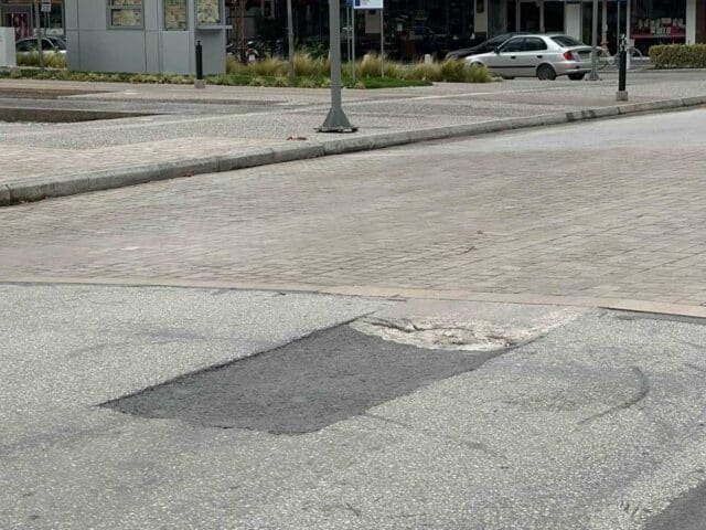 Δρόμοι–παγίδες στα Τρίκαλα: Η πόλη δουλεύει για τα συνεργεία