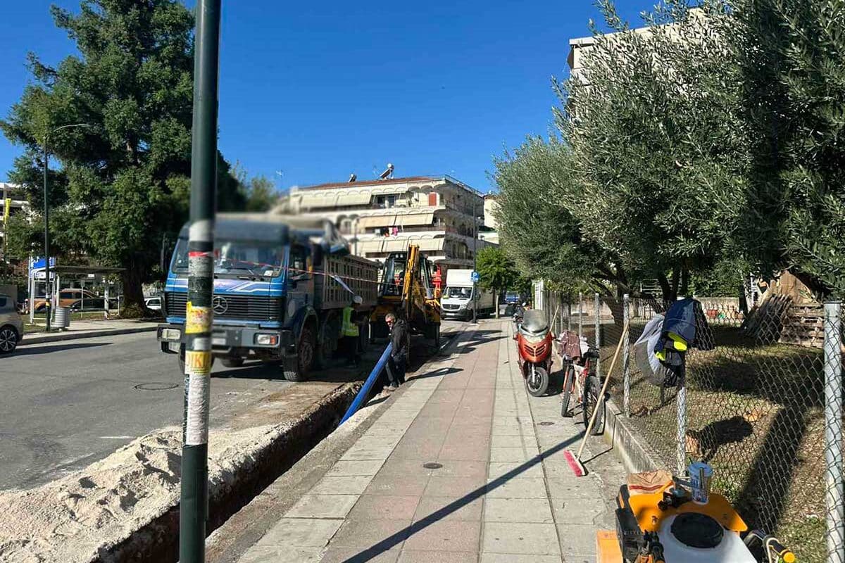 Τρίκαλα: Σουρωτήρι οι δρόμοι, τροχονόμοι… οι εργολάβοι!
