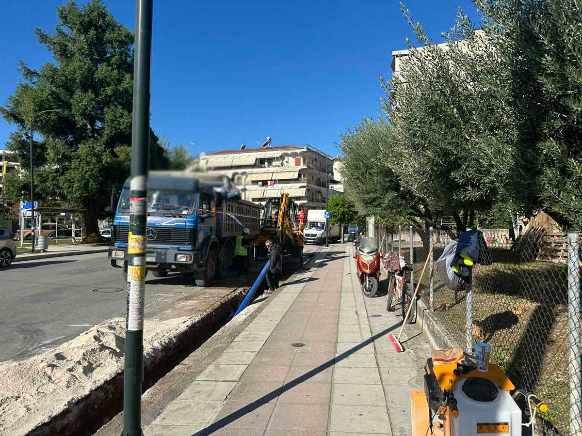 Τρίκαλα: Σουρωτήρι οι δρόμοι, τροχονόμοι… οι εργολάβοι!