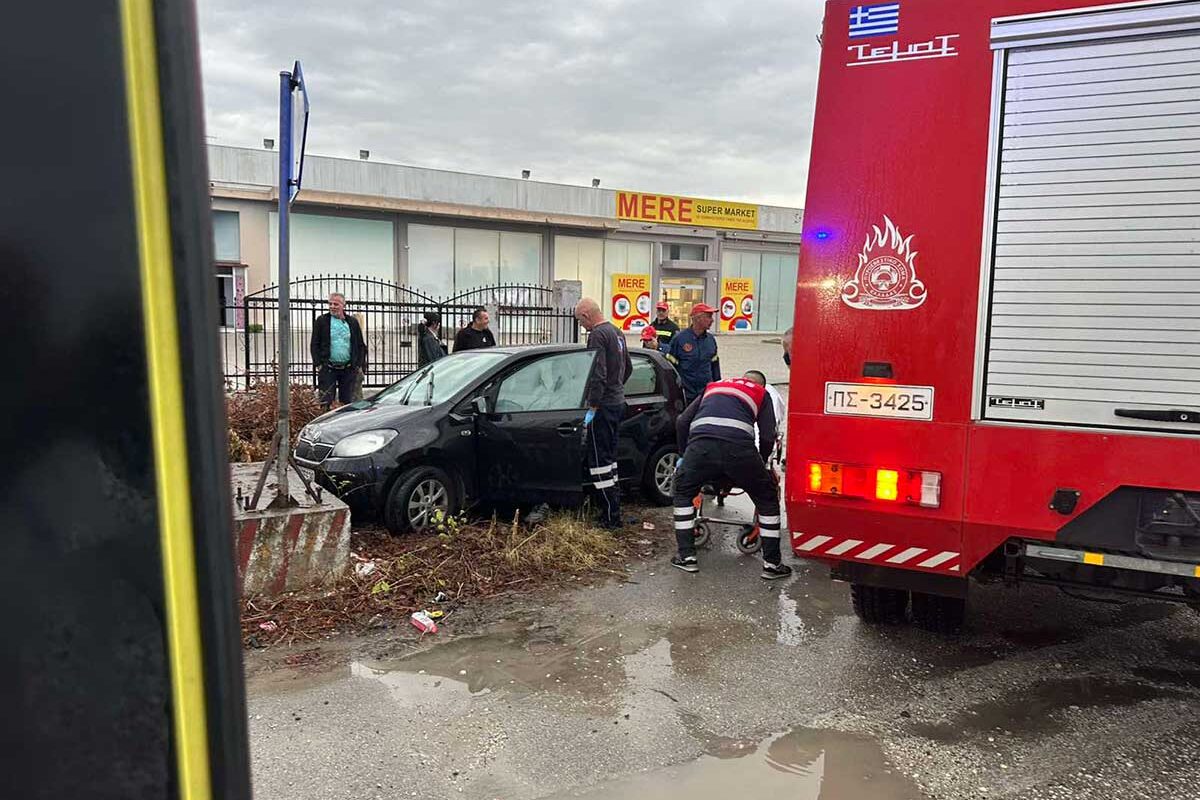 Τροχαίο ατύχημα στην οδό Λαρίσης στα Τρίκαλα