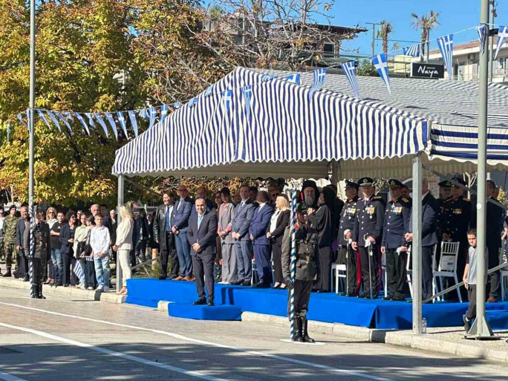 Παρέλαση 28ης Οκτωβρίου στα Τρίκαλα: Υπερηφάνεια, ήλιος και χαμόγελα