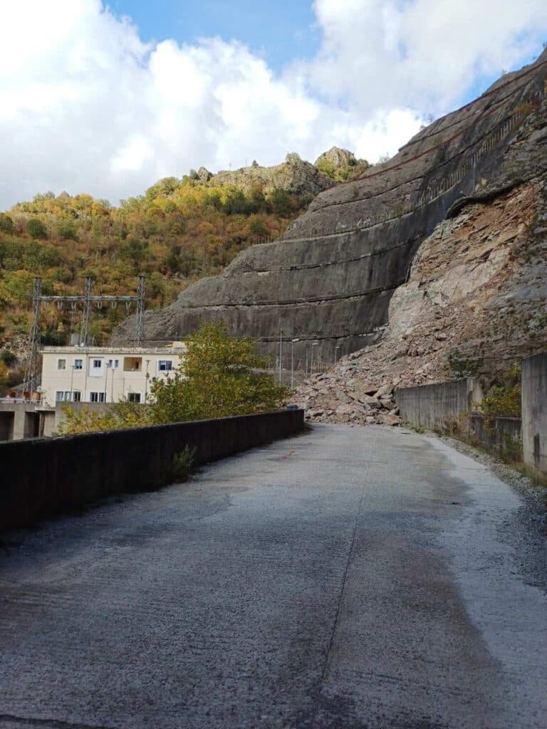 Αυτοψία της Χρύσας Ντιντή στη Γλύστρα Μεσοχώρας για την κατολίσθηση