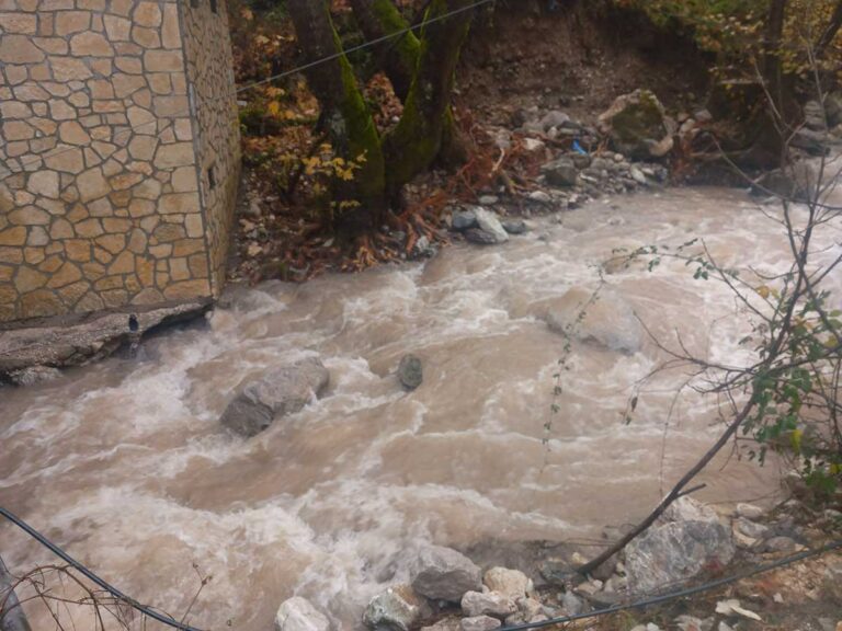 Κατολισθήσεις σε Γαρδίκι και Αθαμανία: Προβλήματα στον δρόμο Δέσης–Γαρδικίου