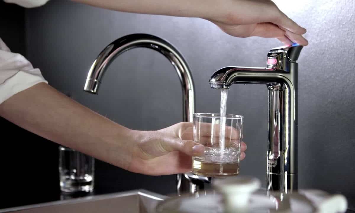 Ακατάλληλο νερό στο Ελληνόκαστρο – Προειδοποίηση της ΔΕΥΑΤ μετά από σημερινούς ελέγχους