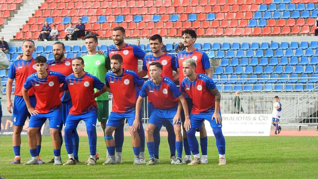 Στιγμιότυπο από τον αγώνα ΑΟ Τρίκαλα – Αστέρας Σταυρού για τη Γ’ Εθνική στο Δημοτικό Στάδιο Τρικάλων.