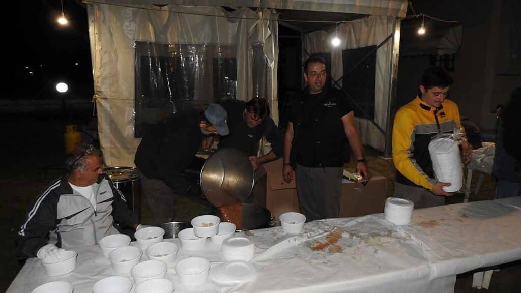 Μεγαλοπρεπής Πανηγυρική Τελετή: Τίμησαν τον Άγιο Γεώργιο στην Πατουλιά Τρικάλων