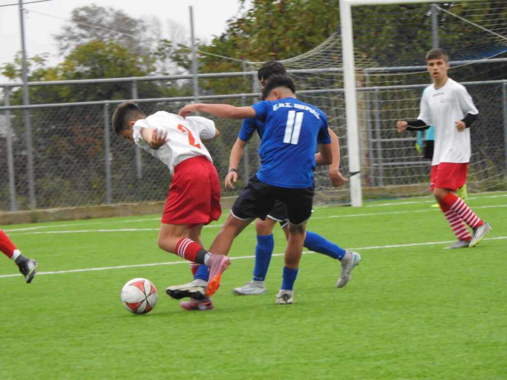 Στιγμιότυπα από τον αγώνα της Κ14 ΕΠΣ Τρικάλων με την ΕΠΣ Πιερίας για το πρωτάθλημα Μικτών Ομάδων.