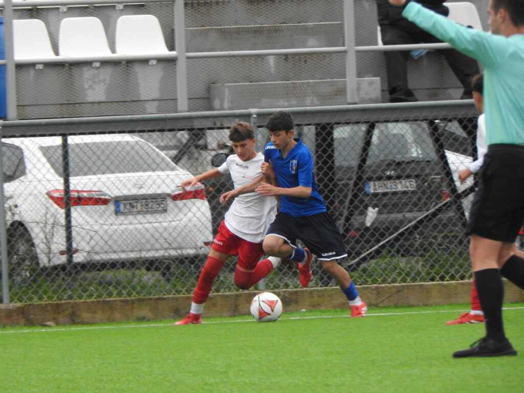 Στιγμιότυπα από τον αγώνα της Κ14 ΕΠΣ Τρικάλων με την ΕΠΣ Πιερίας για το πρωτάθλημα Μικτών Ομάδων.