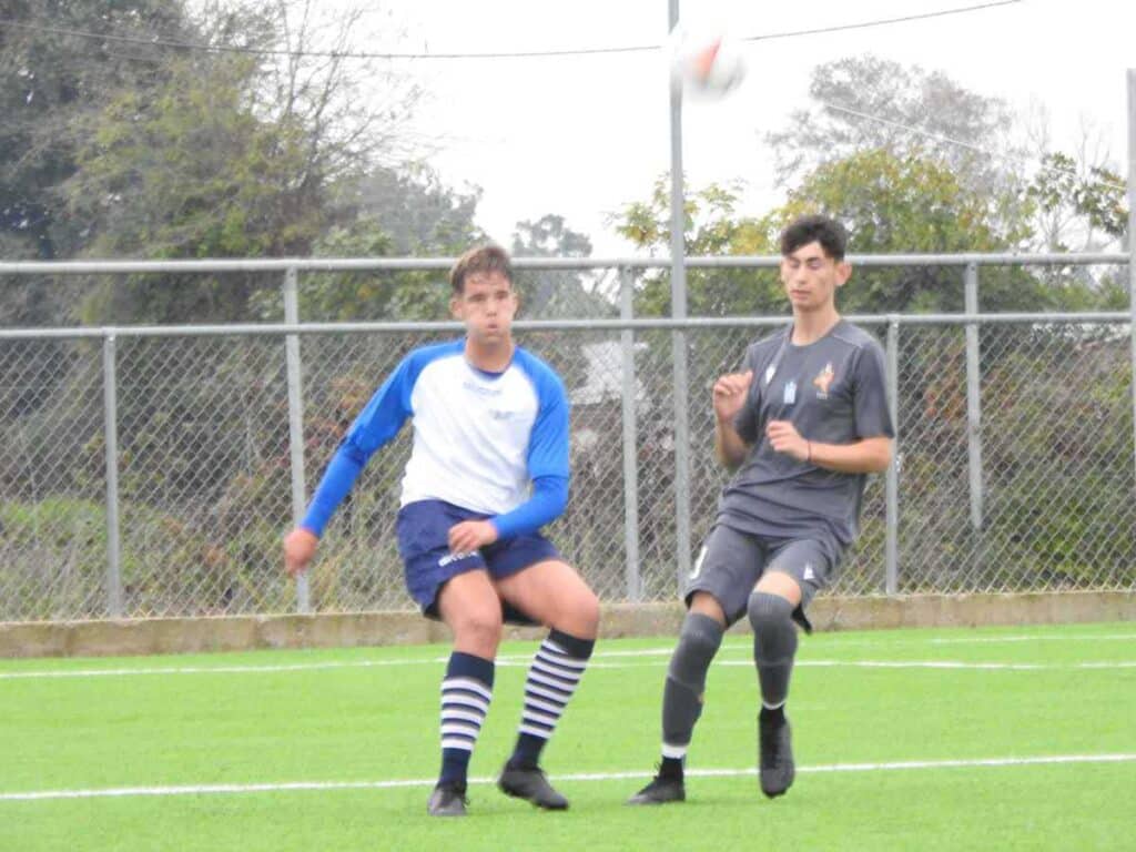 Στιγμιότυπο από τον αγώνα της Κ16 ΕΠΣ Τρικάλων με την Πιερία για το πρωτάθλημα Μικτών Ενώσεων