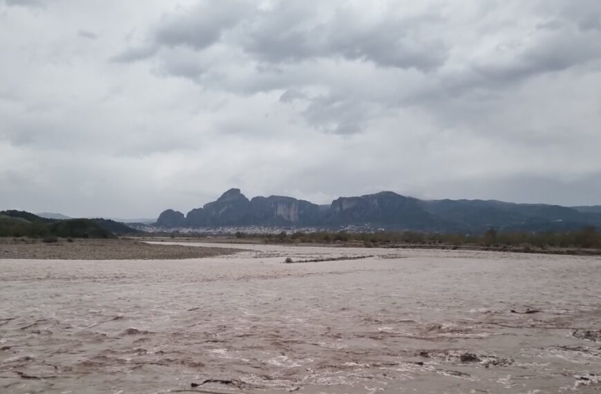 Φουσκωμένος Πηνειός και κλειστό οδικό δίκτυο στον Δήμο Μετεώρων λόγω έντονης βροχόπτωσης