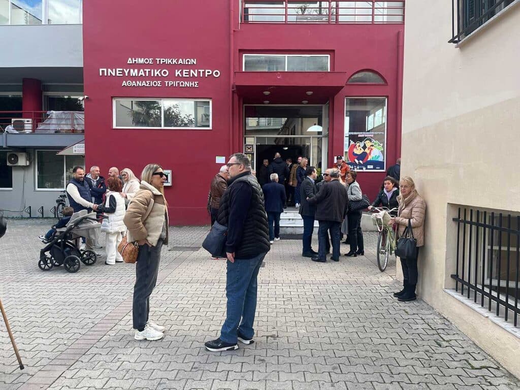Εσωκομματικές ΝΔ στα Τρίκαλα: Μεγάλη συμμετοχή από το πρωί