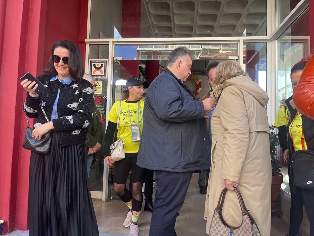 Εσωκομματικές ΝΔ στα Τρίκαλα: Μεγάλη συμμετοχή από το πρωί