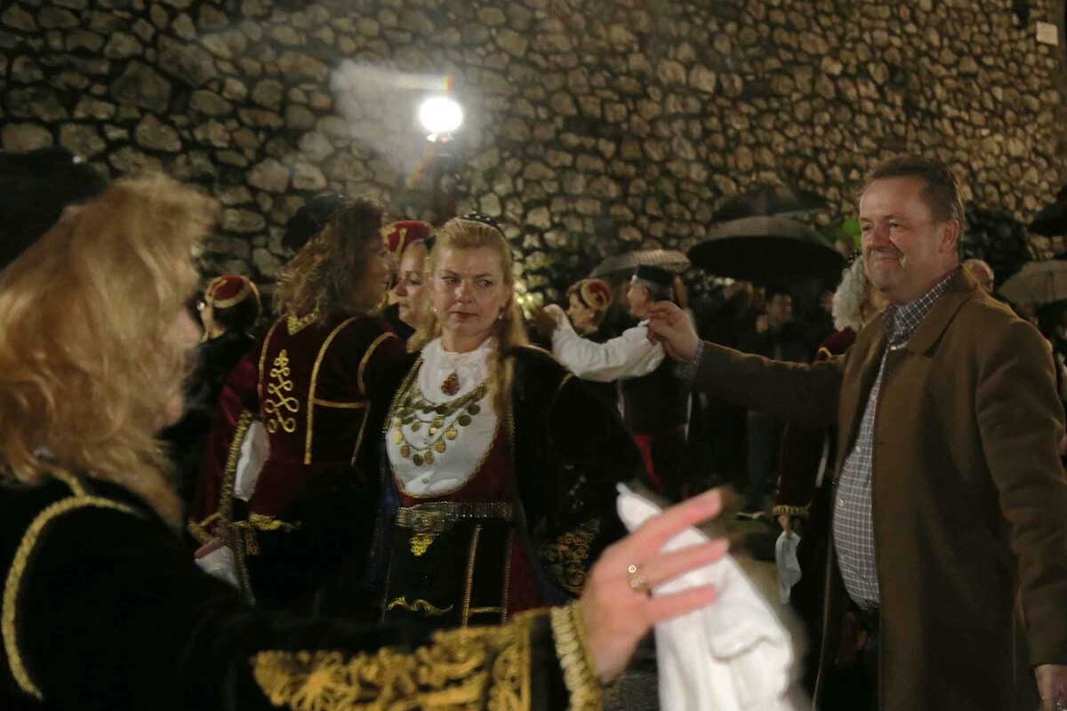 Ο Γιώργος Τσιάκαλος κοντά στους πολίτες και τις παραδόσεις των Τρικάλων