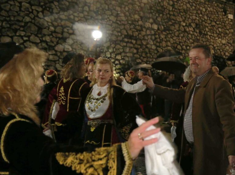 Ο Γιώργος Τσιάκαλος κοντά στους πολίτες και τις παραδόσεις των Τρικάλων