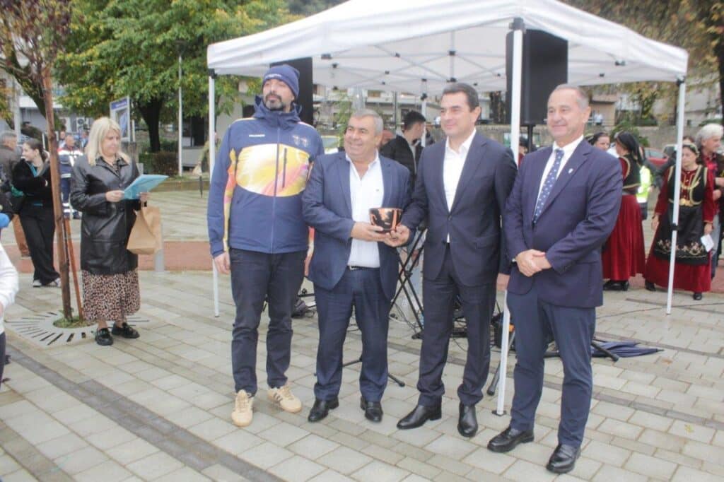 Η Ολυμπιακή Φλόγα Milano–Cortina 2026 πέρασε από την Πύλη
