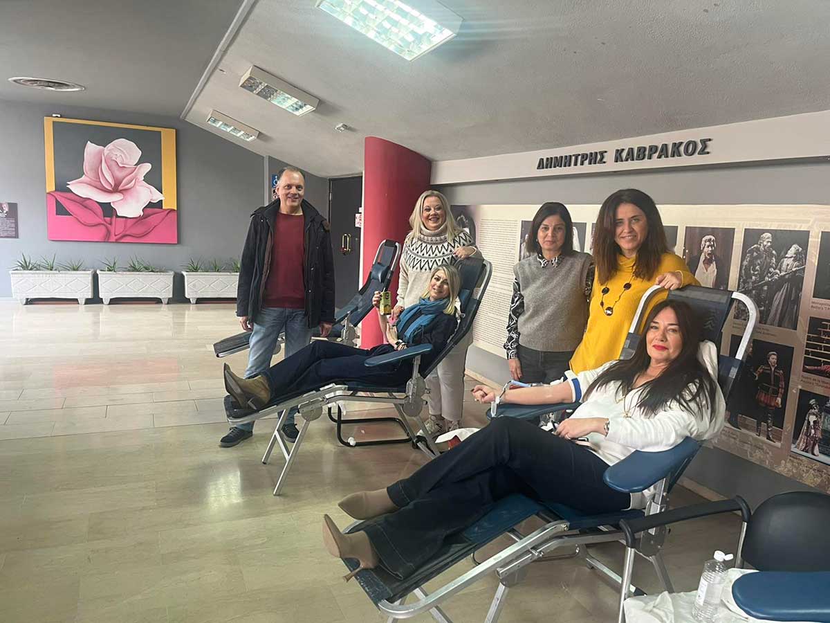 Εθελοντική αιμοδοσία δημοτικών υπαλλήλων στα Τρίκαλα