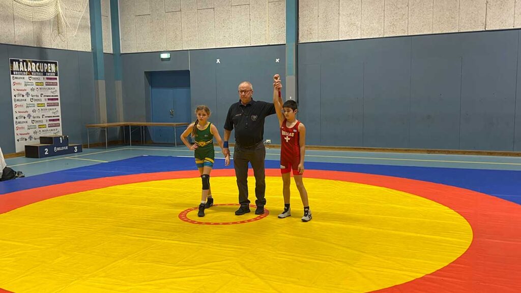 Στιγμιότυπα από τη συμμετοχή της αποστολής του Α.Σ. Τρικάλων στη Σουηδία, με την Ευριδίκη Αναστασίου και τους συναθλητές της στους αγώνες του διεθνούς τουρνουά πάλης Malarcupen.