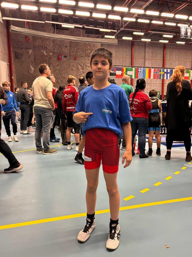 Στιγμιότυπα από τη συμμετοχή της αποστολής του Α.Σ. Τρικάλων στη Σουηδία, με την Ευριδίκη Αναστασίου και τους συναθλητές της στους αγώνες του διεθνούς τουρνουά πάλης Malarcupen.