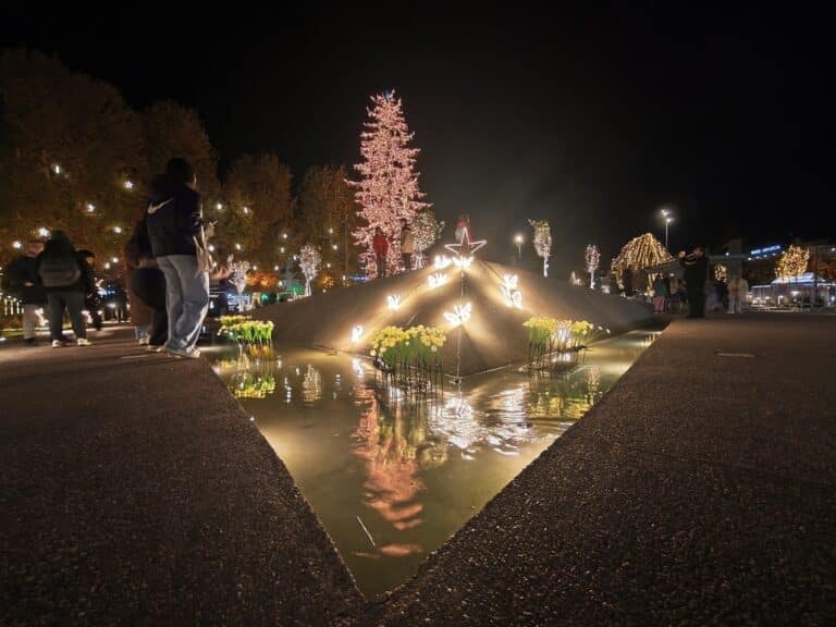 Γιορτινά Τρίκαλα… με φως στο κέντρο και σκοτάδι εκεί που δεν πρέπει