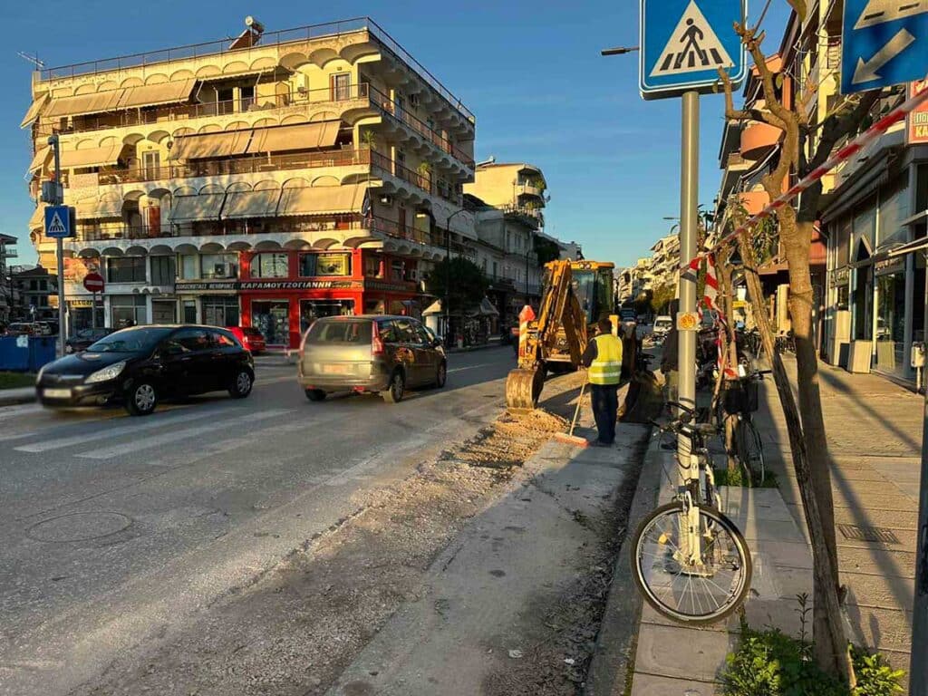 Εργοτάξιο το κέντρο των Τρικάλων – Αγώνας δρόμου πριν τη λήξη του τελεσιγράφου Σακκά