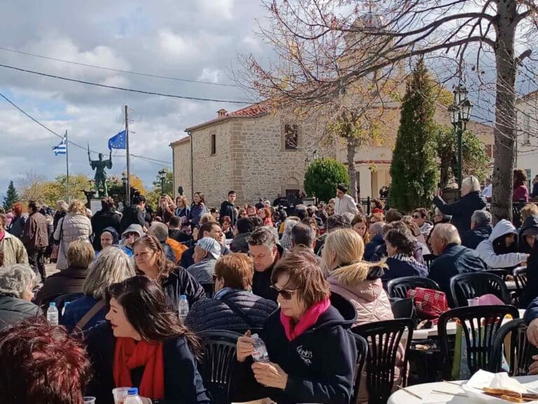 Εκδρομή του Γ’ ΚΑΠΗ Τρικάλων στη Δαμασκηνιά Κοζάνης: γιορτή, κάστανα και χαμόγελα