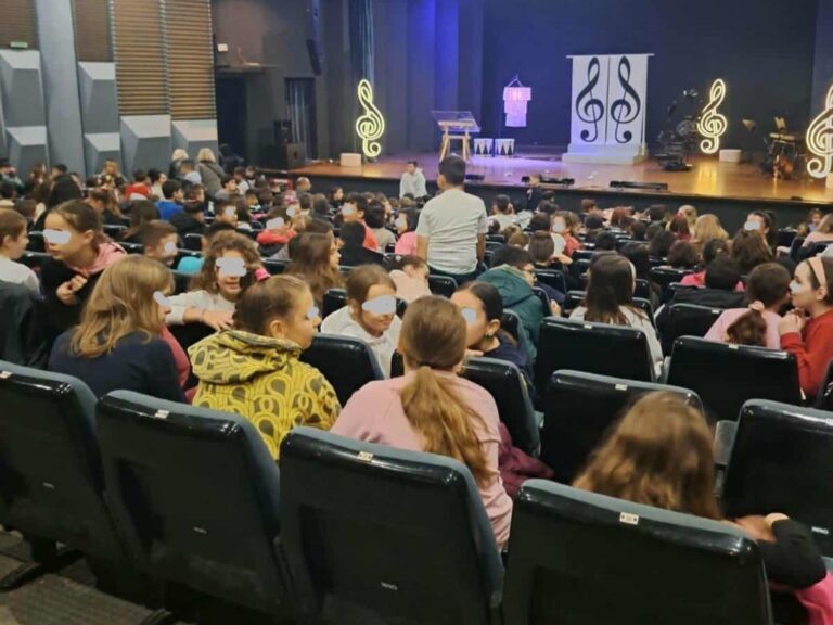 Η Εθνική Λυρική Σκηνή μαγεύει μαθητές στα Τρίκαλα