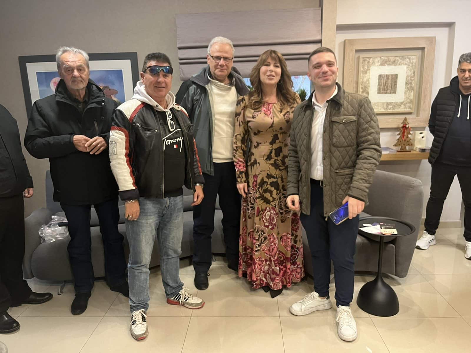 Ευχές και ζεστό κλίμα στο γραφείο της Κατερίνας Παπακώστα για την ονομαστική της εορτή