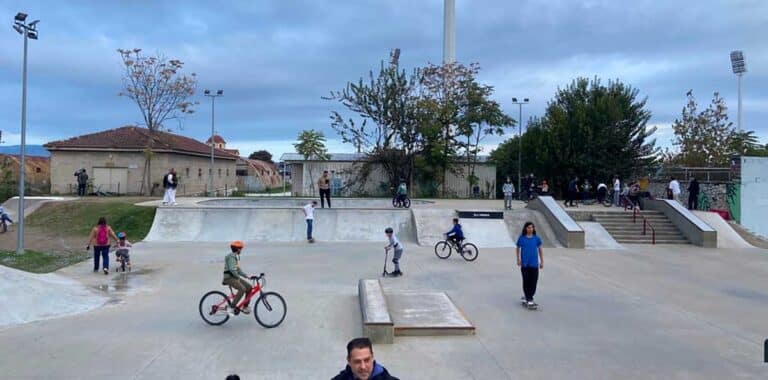 Τρίκαλα: Εγκαινιάστηκε το νέο Skate Park – Χώρος άθλησης και δημιουργίας για τη νεολαία