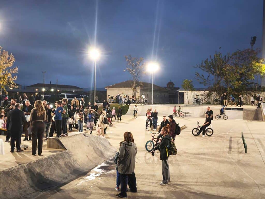 Τρίκαλα: Εγκαινιάστηκε το νέο Skate Park – Χώρος άθλησης και δημιουργίας για τη νεολαία