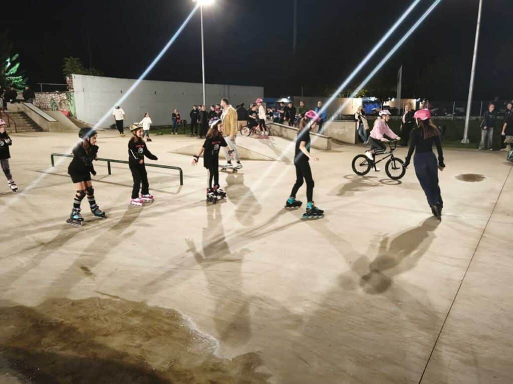 Τρίκαλα: Εγκαινιάστηκε το νέο Skate Park – Χώρος άθλησης και δημιουργίας για τη νεολαία