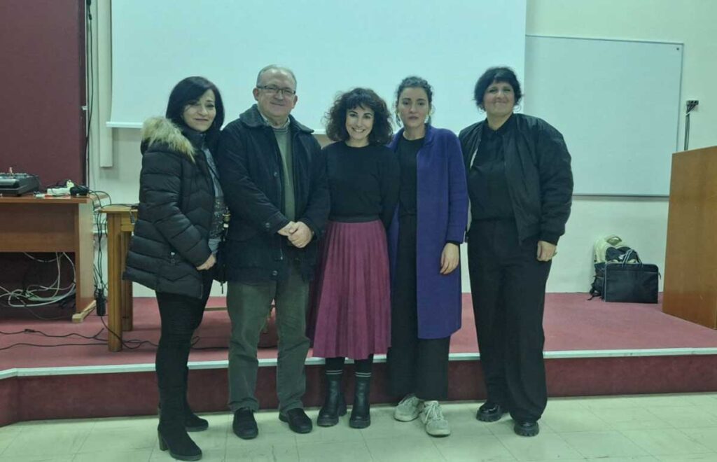 Συνάντηση της Σχολής Γονέων στο 7ο Πειραματικό Γυμνάσιο Τρικάλων με θέμα “Συναισθήματα – Ανάγκες – Σύνδεση”