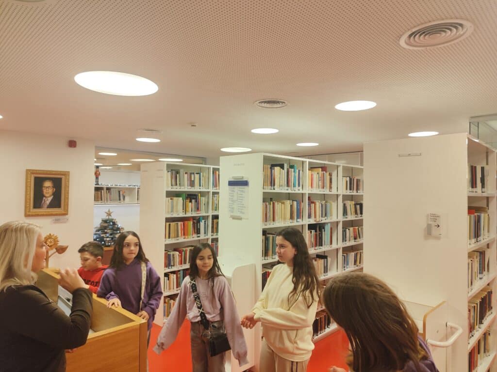 Γρίφοι, δράση και χριστουγεννιάτικη διάθεση στη Βιβλιοθήκη Καλαμπάκας