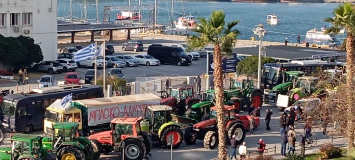 Βόλος: 2.500 αγρότες κατεβαίνουν στο λιμάνι για αποκλεισμό