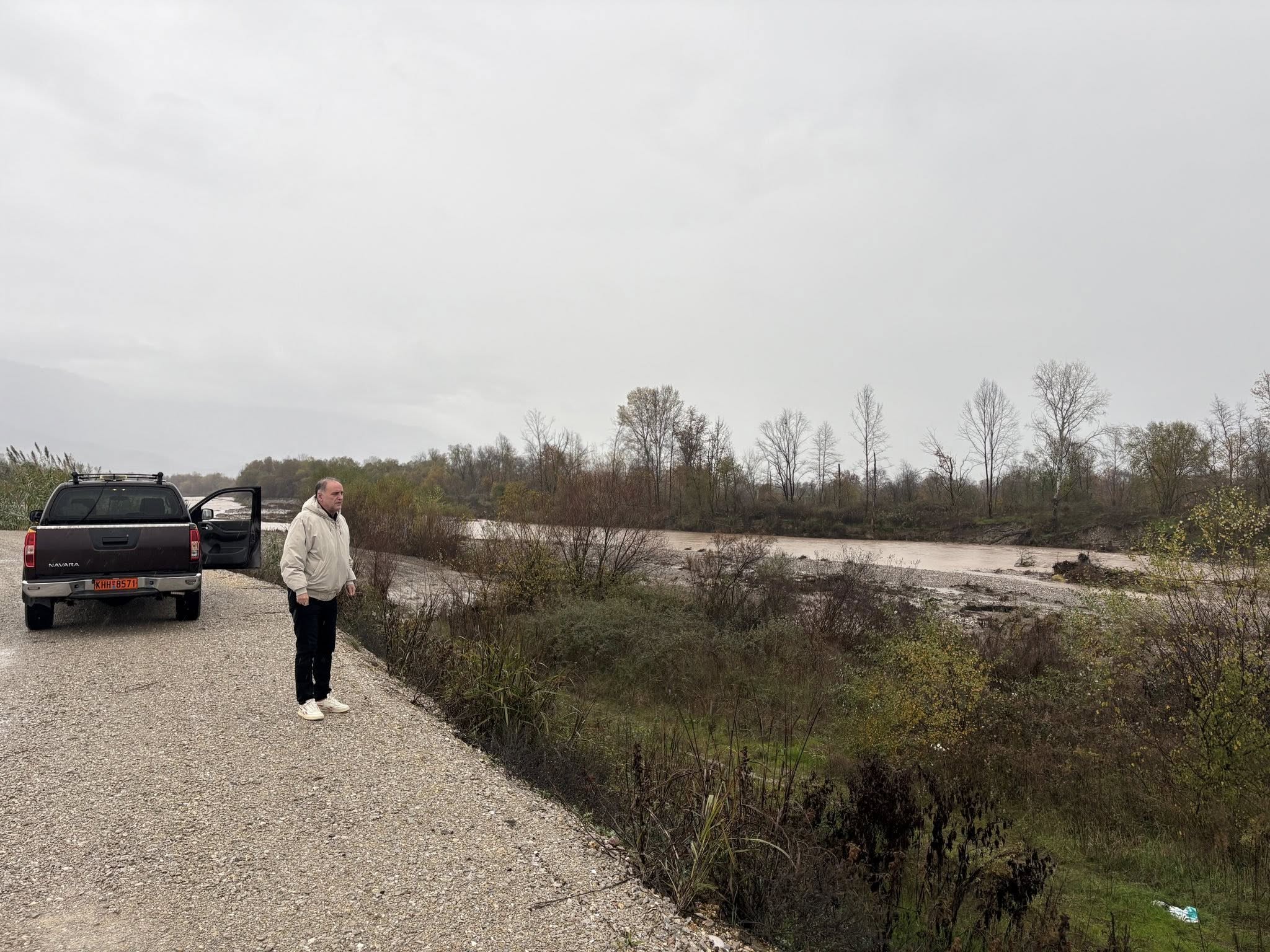 Συναγερμός στον Πηνειό: Εκτός κοίτης στο Βαλομάνδρι
