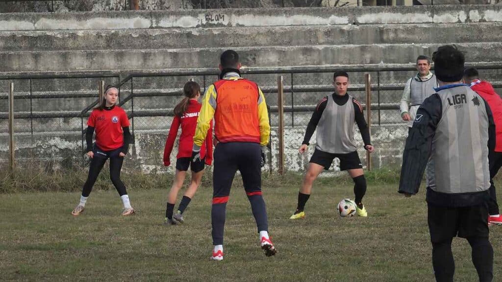 Ηχηρό μήνυμα ανθρωπιάς από τα Τρίκαλα 2011, «Αναλώσιμους» και φίλους