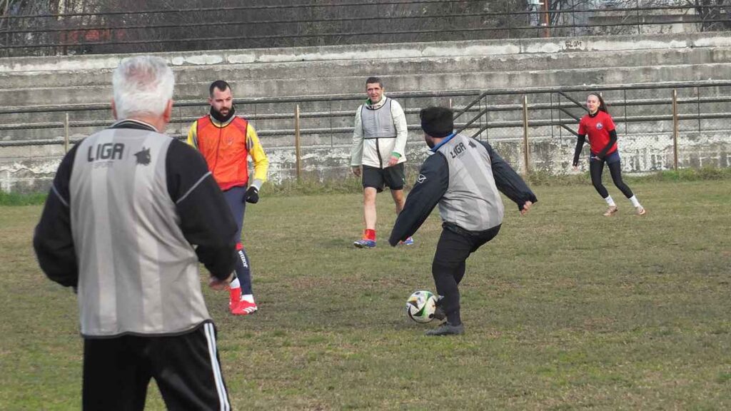 Ηχηρό μήνυμα ανθρωπιάς από τα Τρίκαλα 2011, «Αναλώσιμους» και φίλους