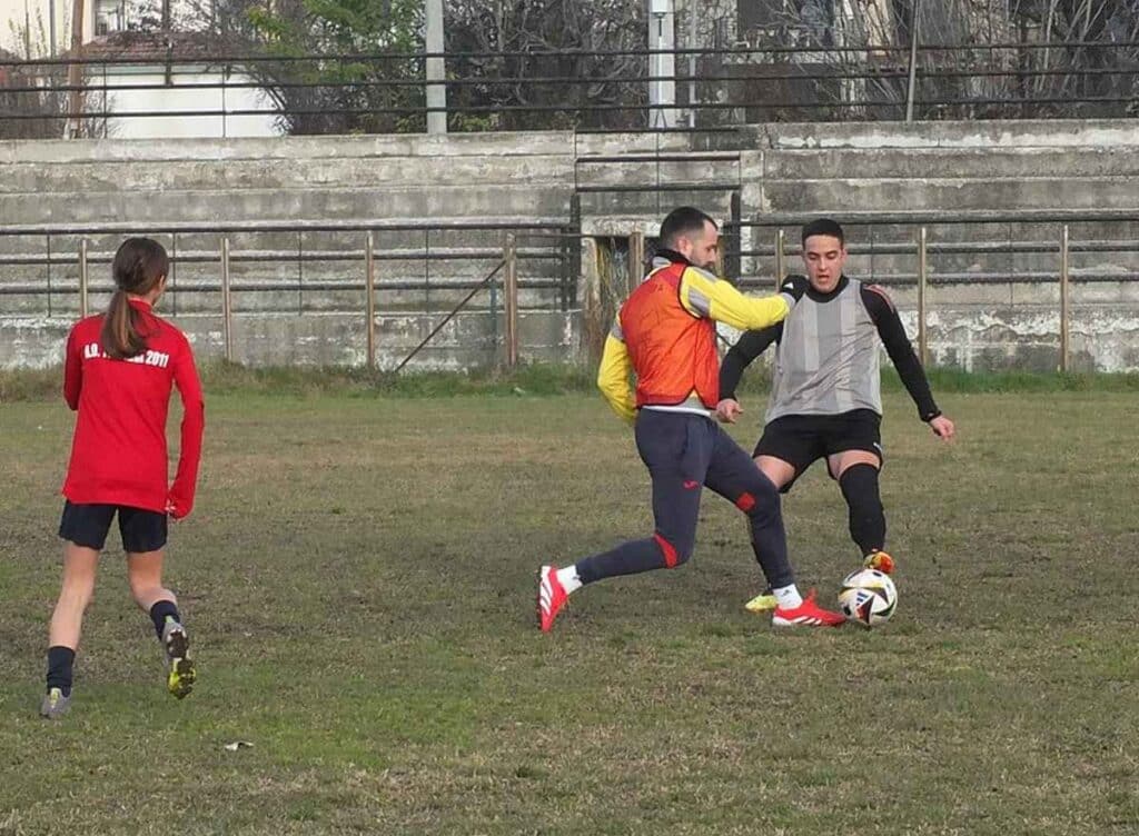 Ηχηρό μήνυμα ανθρωπιάς από τα Τρίκαλα 2011, «Αναλώσιμους» και φίλους