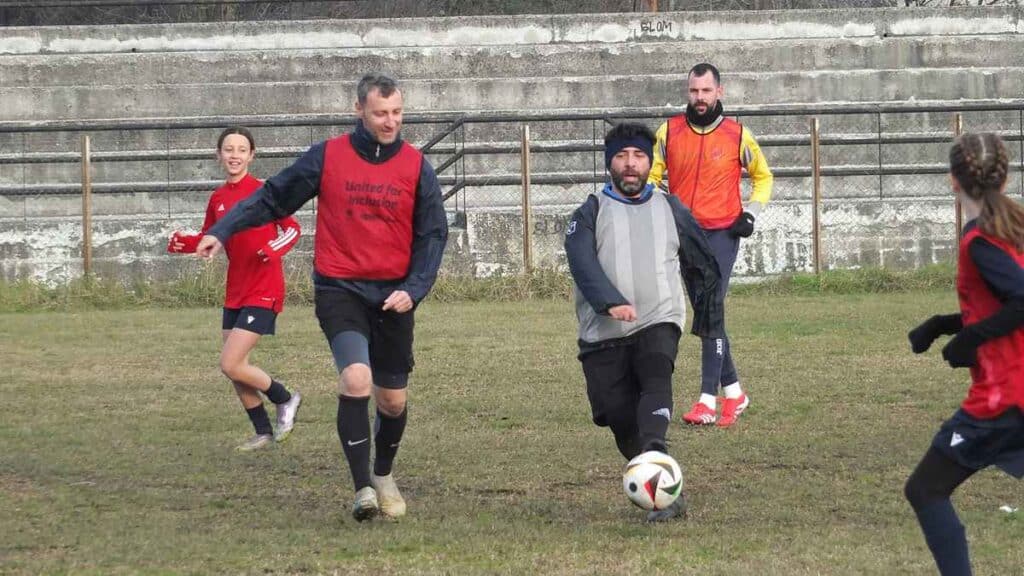 Ηχηρό μήνυμα ανθρωπιάς από τα Τρίκαλα 2011, «Αναλώσιμους» και φίλους