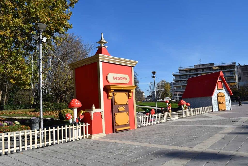 Καρδίτσα: Άνοιξε το «Χωριό των Χριστουγέννων» στο Παυσίλυπο