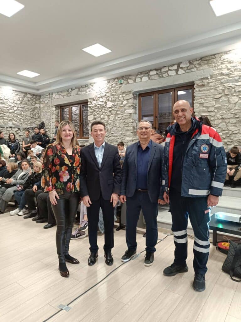 Απινιδωτές σε σχολεία του Δήμου Ελασσόνας