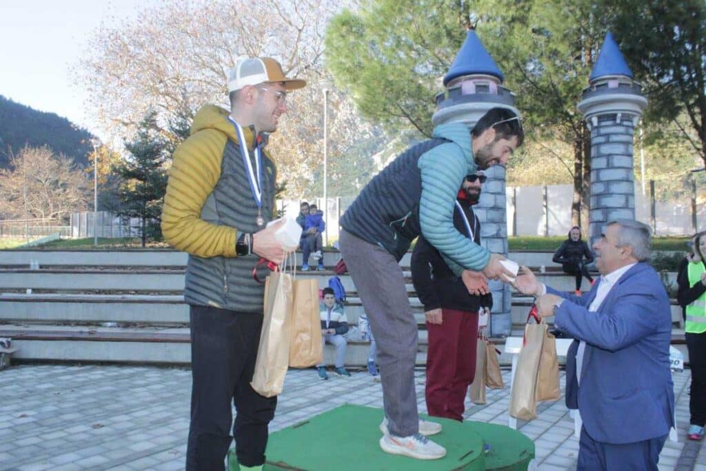 Με επιτυχία το 2ο Santa Run Πύλης 2025 με εκατοντάδες δρομείς