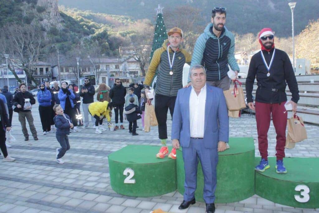 Με επιτυχία το 2ο Santa Run Πύλης 2025 με εκατοντάδες δρομείς