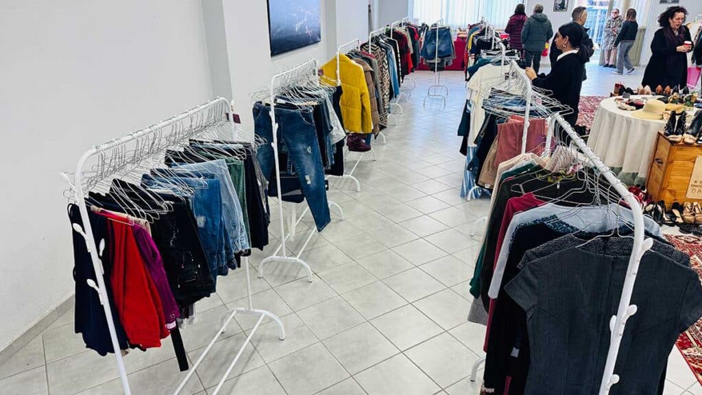 Φιλανθρωπικό bazaar του Δήμου Μετεώρων στην Καλαμπάκα με συμμετοχή πολιτών και επισκεπτών.